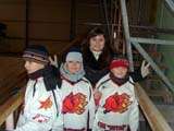 Жужма Мария с юными хоккеистами ДЮСШ (Североморск)