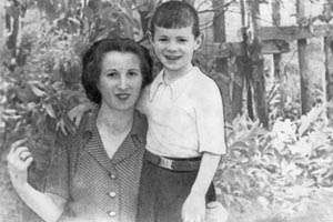 Валерий Харламов, с мамой Арибе Аббад Хермане (Бегония)